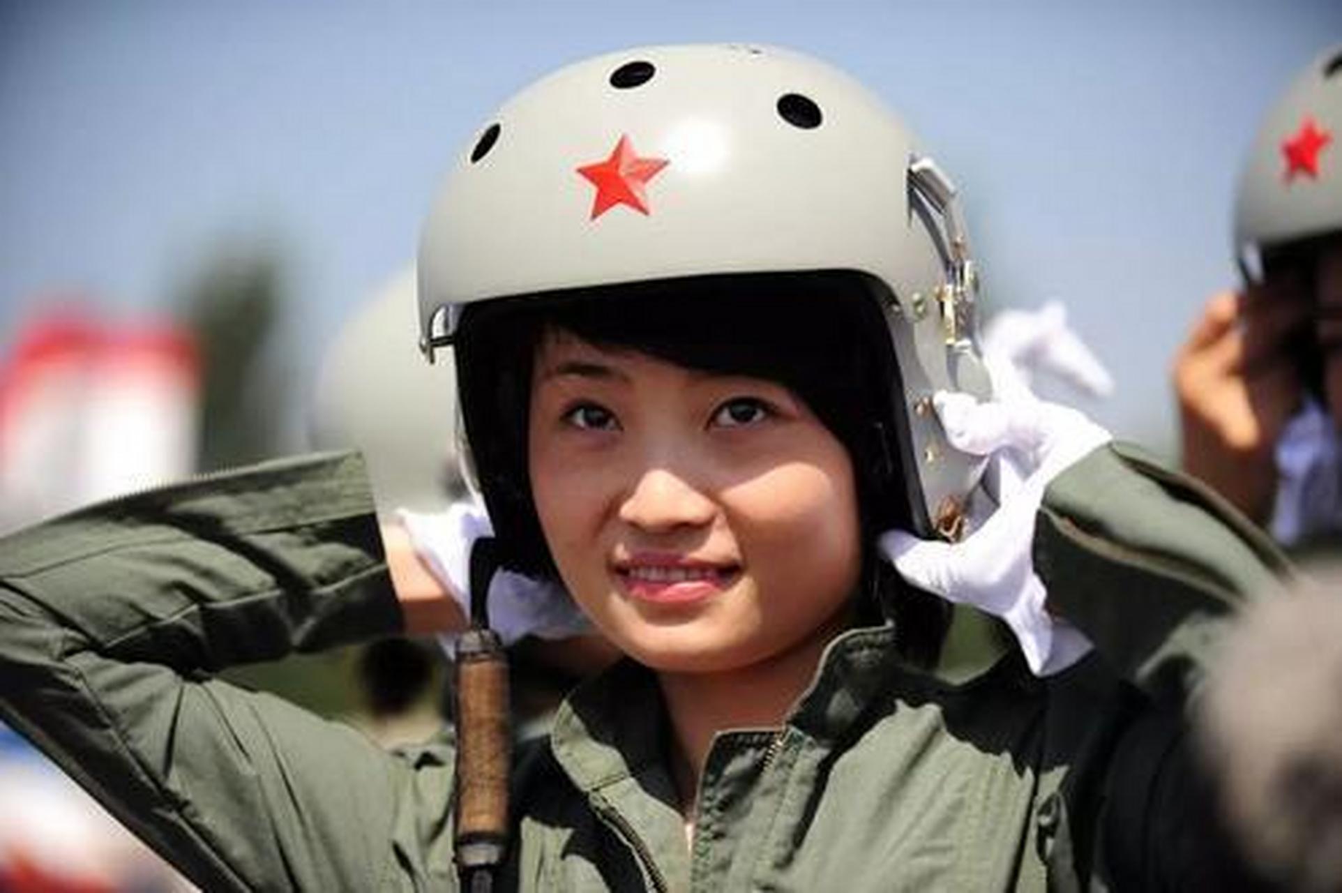 四川女飛行員余旭，英勇無(wú)畏的藍(lán)天使者，四川女飛行員余旭，藍(lán)天的英勇使者