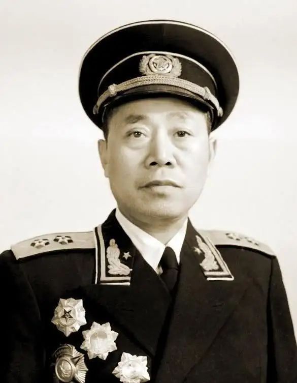 上將上面還有等級(jí)嗎，探究軍銜體系中的高級(jí)職位與等級(jí)劃分，軍銜體系揭秘，上將之上是否還有更高級(jí)別？高級(jí)職位與等級(jí)劃分全解析