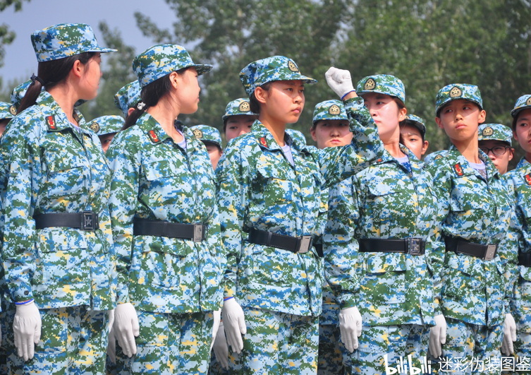 軍訓(xùn)服，時尚與功能的完美結(jié)合，軍訓(xùn)服，時尚與功能交融的完美典范