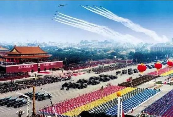 慶祝祖國輝煌，50周年國慶大閱兵高清完整版回顧，慶祝祖國輝煌，國慶大閱兵高清完整版回顧，共襄五十周年慶典盛況