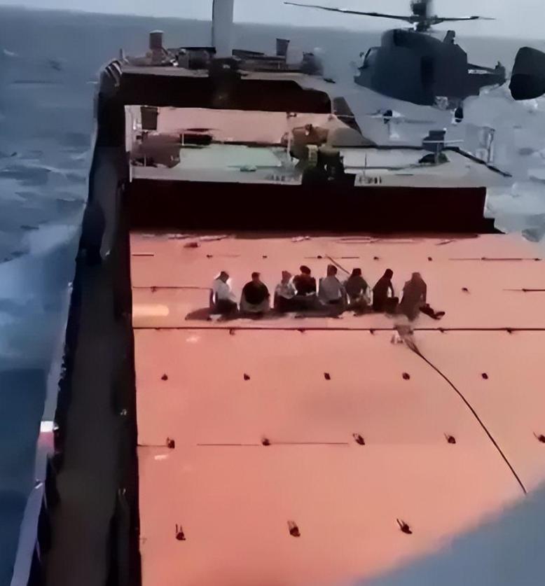 俄羅斯向美軍艦開火，事件背景與SEO解讀，俄羅斯對(duì)美軍艦開火事件背景解析與SEO視角解讀