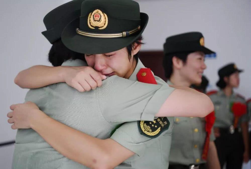 關(guān)于21式各軍種八一臂章的探討，關(guān)于各軍種八一臂章的探討，深入解析21式臂章特點(diǎn)