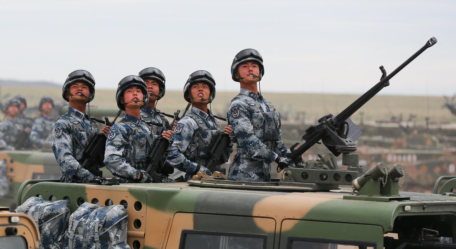 建軍90年閱兵完整版，回顧歷史，展望未來，建軍90年閱兵回顧，歷史印記與未來展望