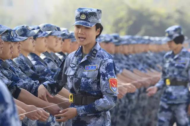 大學(xué)生女兵容易被錄取嗎？解析影響因素與機(jī)會(huì)平等，女大學(xué)生兵錄取機(jī)會(huì)解析，影響因素與平等權(quán)益探討