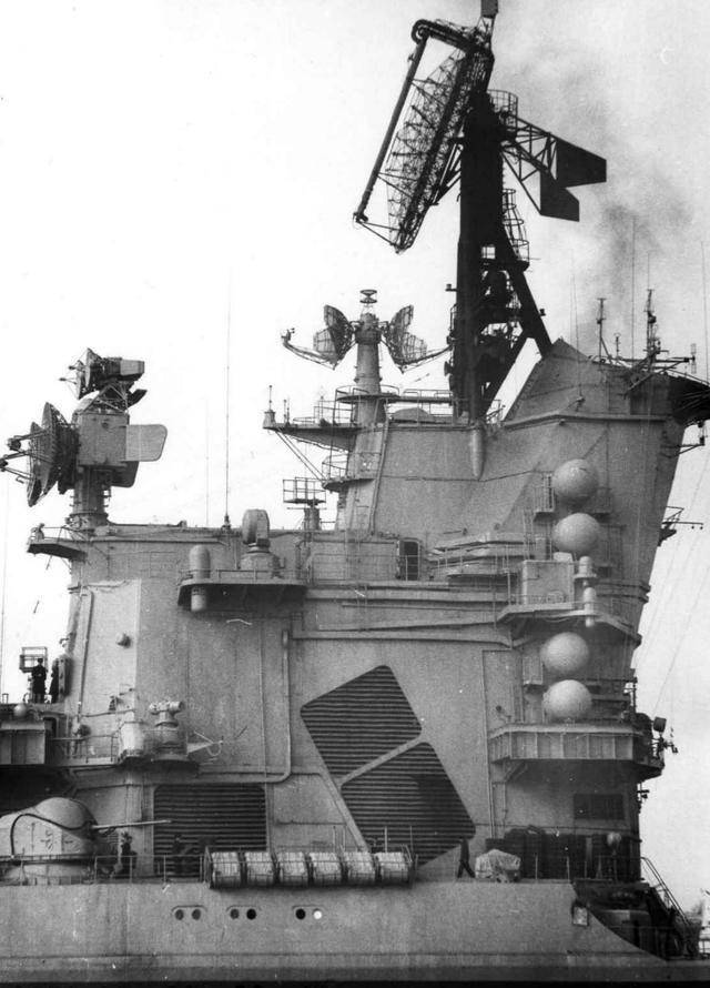 蘇聯(lián)65型巡洋艦，歷史與特點解析，蘇聯(lián)65型巡洋艦，歷史背景與特點深度解析