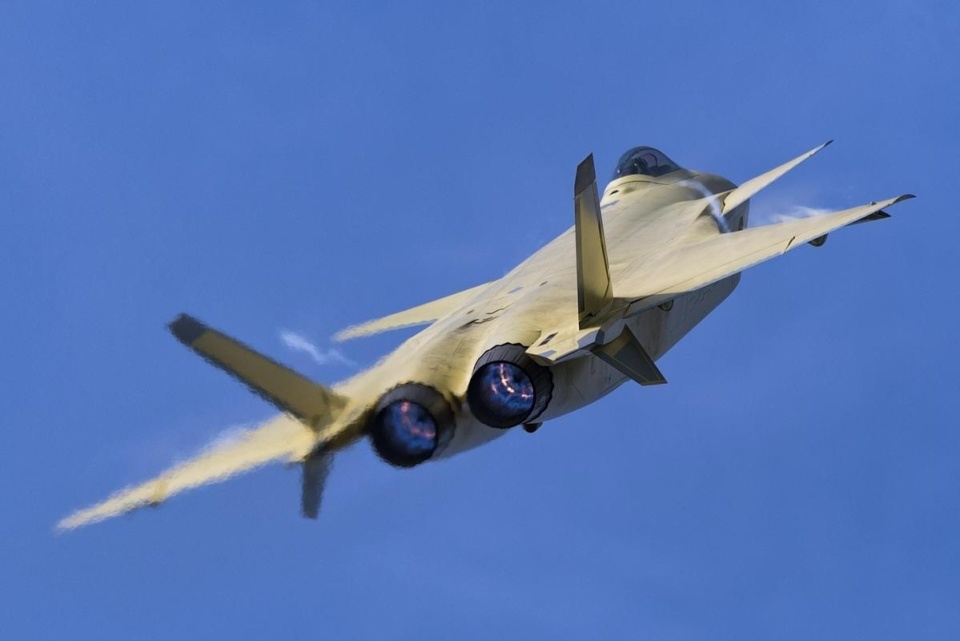 殲15戰(zhàn)斗機發(fā)動機，性能與優(yōu)勢分析，殲15戰(zhàn)斗機發(fā)動機性能與優(yōu)勢深度解析
