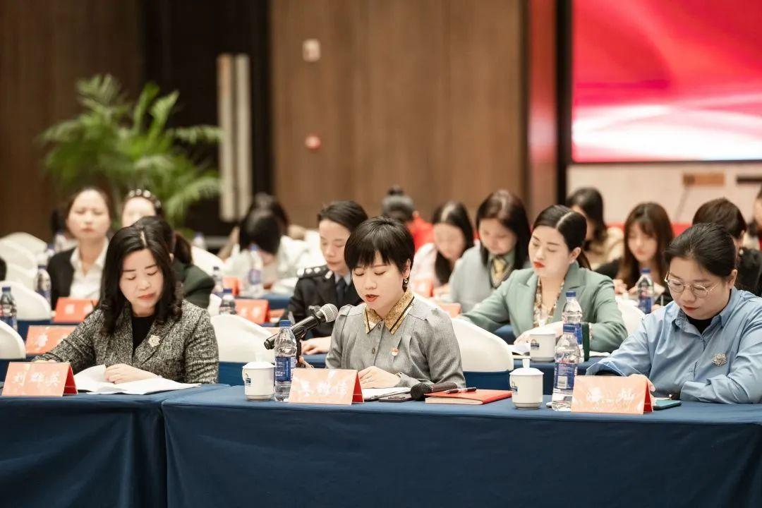 正版管家婆軟件，全面解析其優(yōu)勢與價值，正版管家婆軟件，優(yōu)勢與價值全面解析