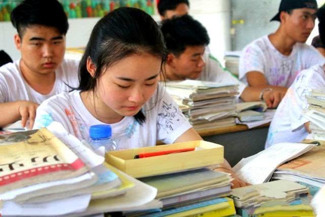 國防科技大學(xué)是985嗎？解析國防科技大學(xué)的身份與地位，國防科技大學(xué)身份地位解析，是否為985高校？