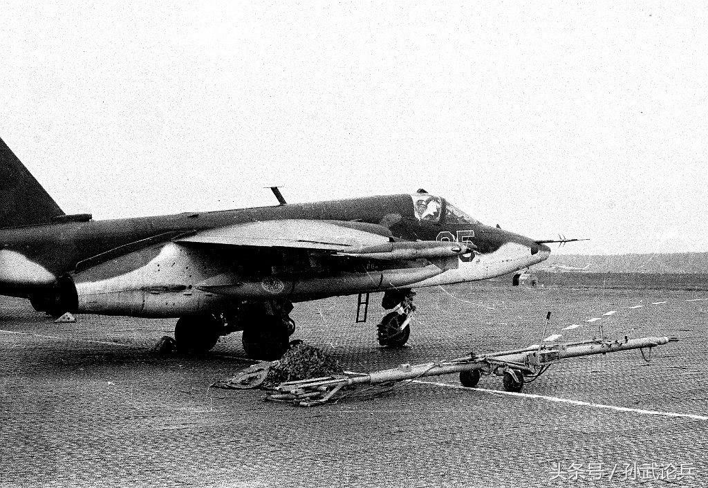 蘇-25攻擊機(jī)的卓越性能與獨(dú)特特點(diǎn)，蘇-25攻擊機(jī)的卓越性能與獨(dú)特特性解析