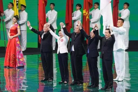 澳門正版免費大全，探索未來的機遇與挑戰(zhàn)（2025版），澳門正版免費大全，未來機遇與挑戰(zhàn)的探索（2025版展望）